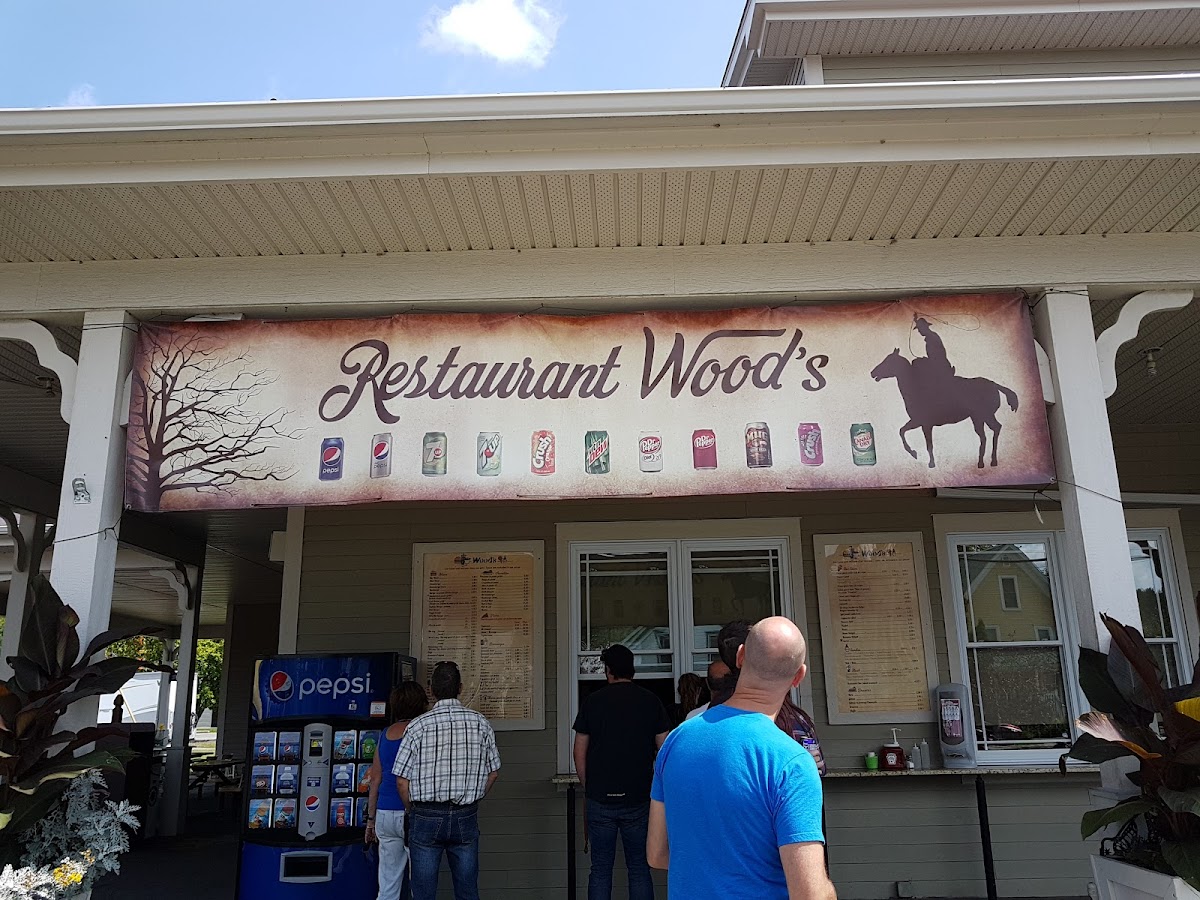 Wood's Snack Bar